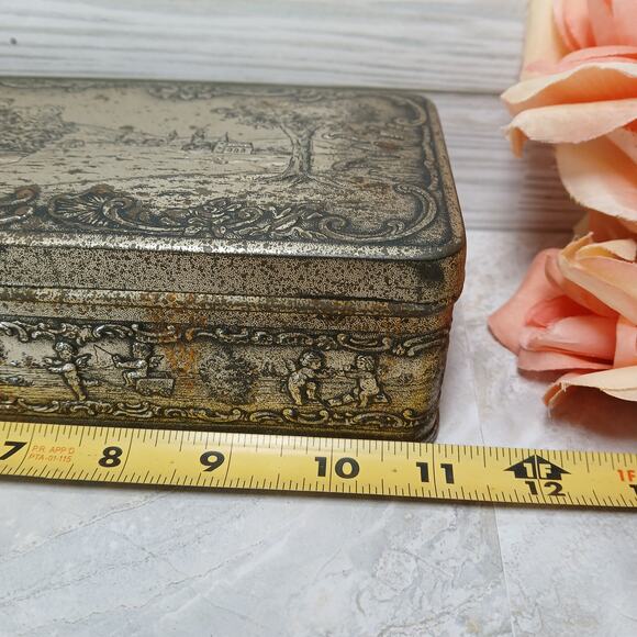 Vtg Rustic Hinged Tin Romantic Couple & Cherubs Made in West Germany Shabby Chic - Picture 13 of 15